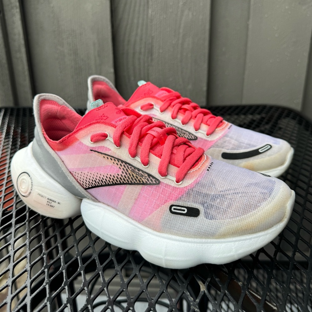 Brooks running Aurora BL training shoes in women’s size 7. Very comfortable